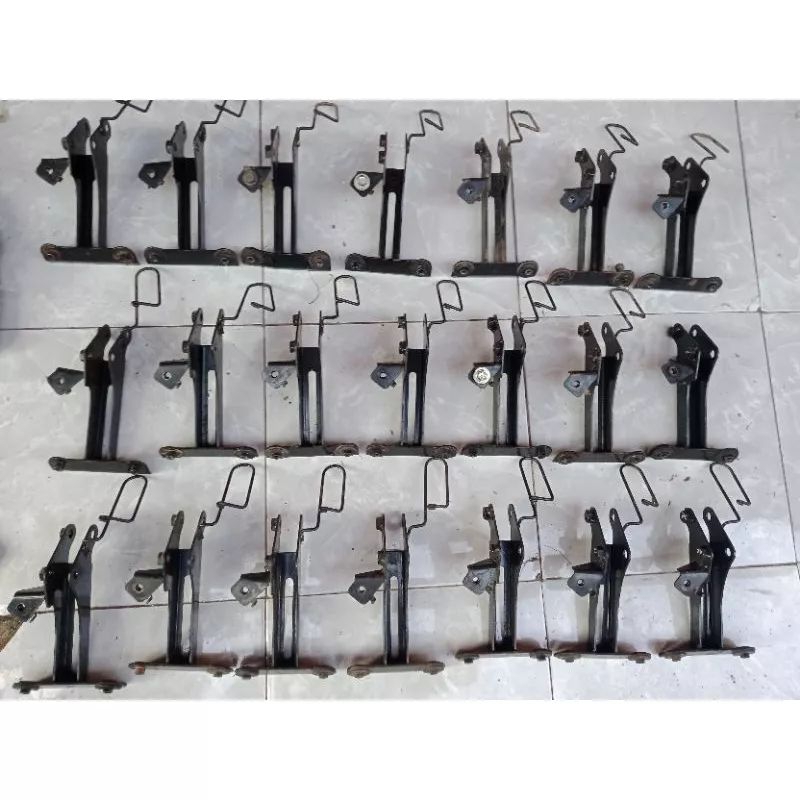 dudukan tameng depan. beat fi beat esp copotan original