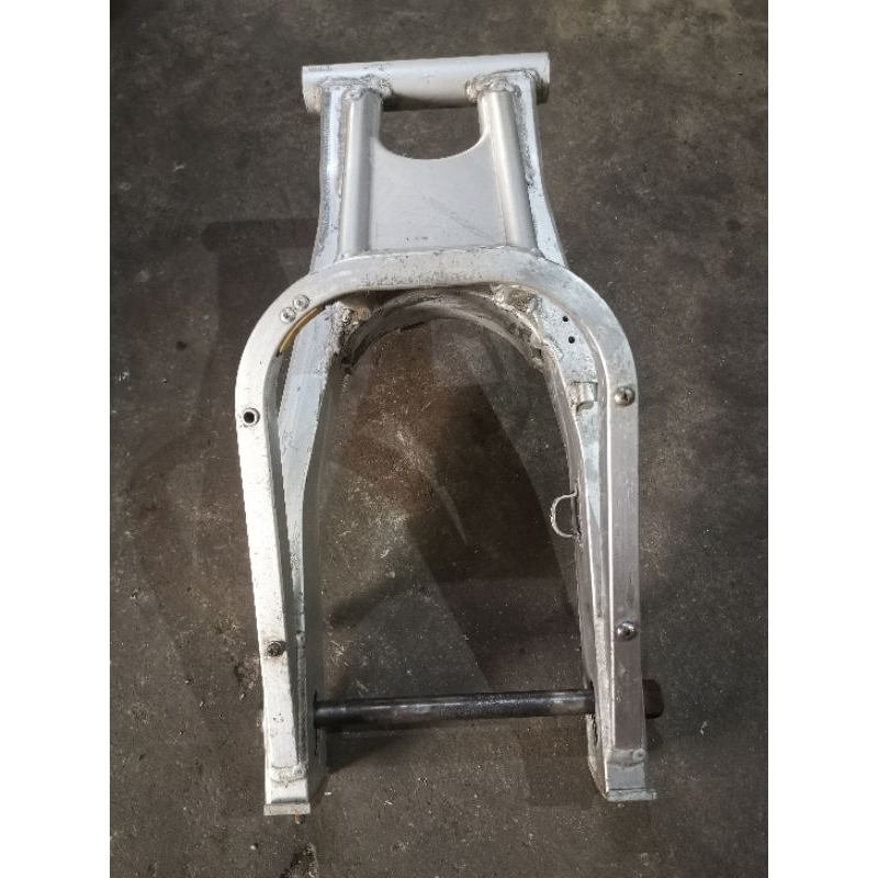 swing arm moge suzuki gsx 400cc original