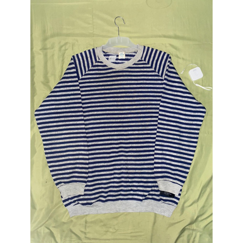 crewneck salur
