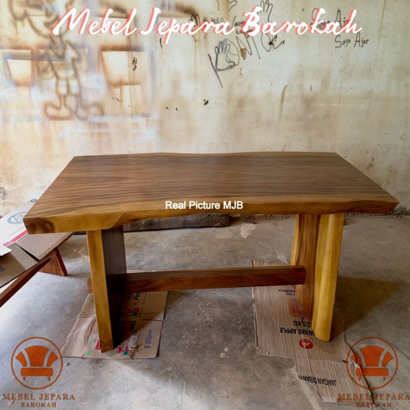 Meja Makan Kayu Trembesi Alami dan Minimalis Panjang Meja 150 cm