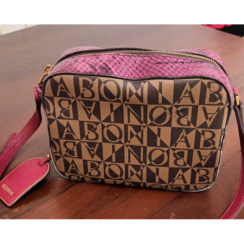 Preloved Bonia Sling Bag Original 100%