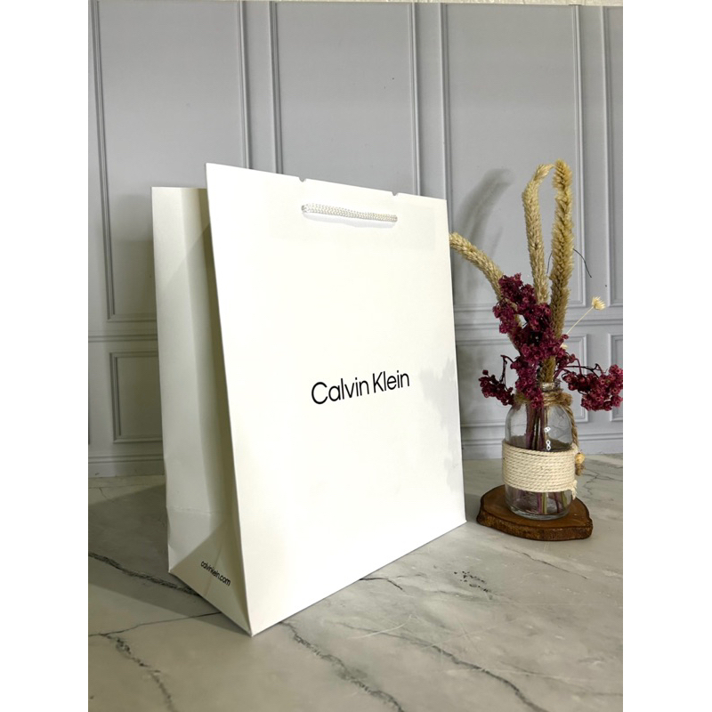 

Paper Bag Calvien Klien Original Store