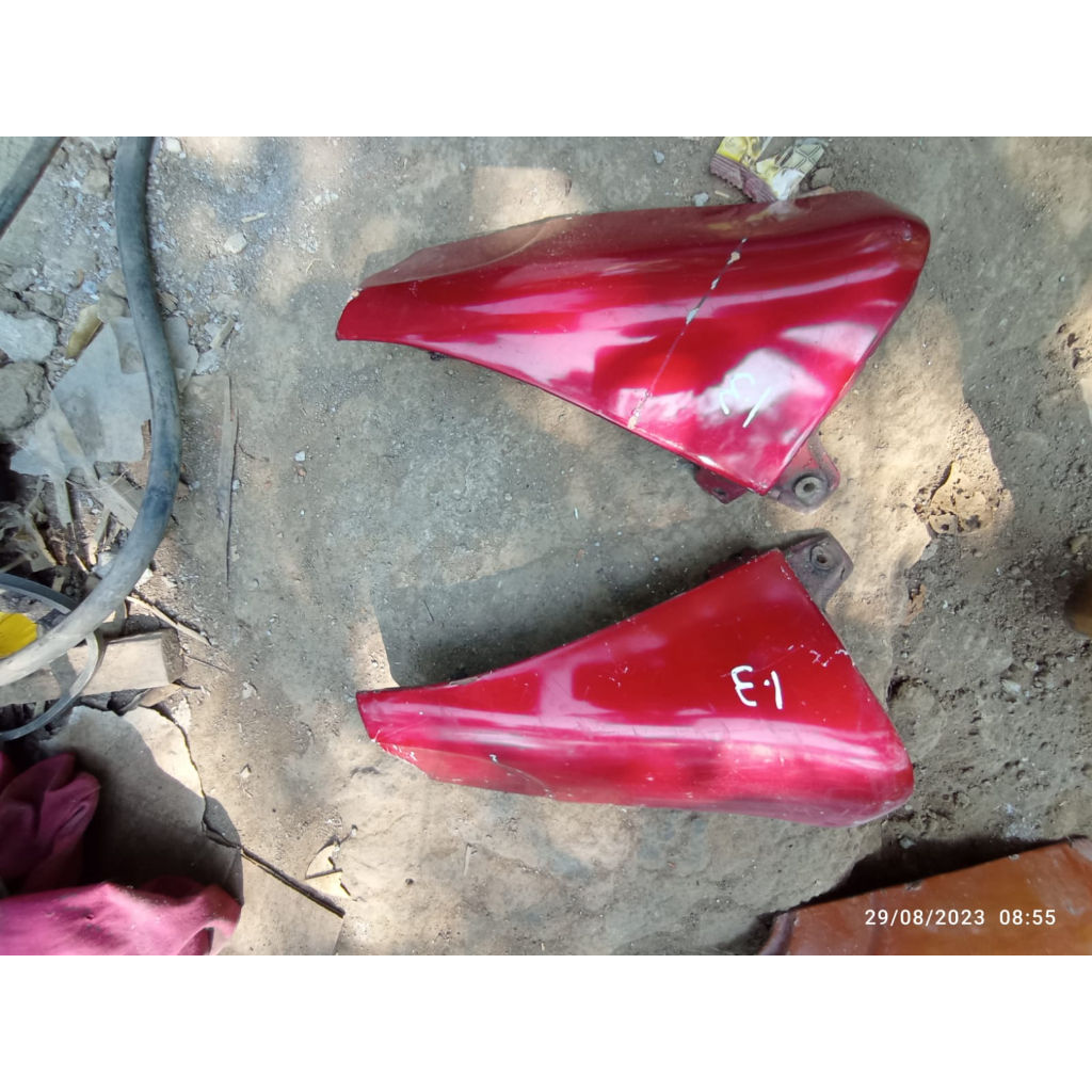 Pipi kanan kiri Daihatsu Zebra 1.3