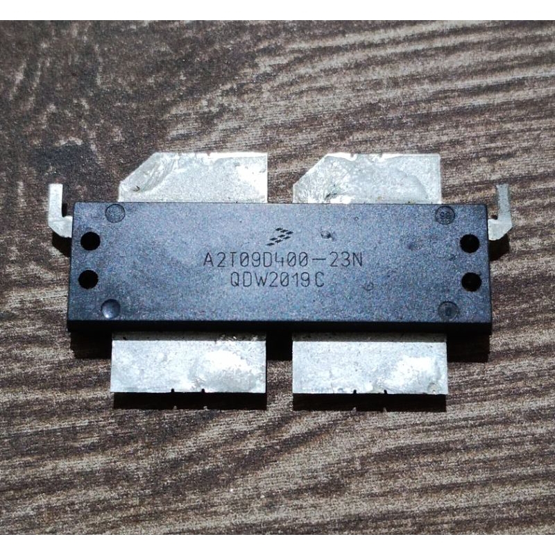 MOSFET A2T09D400-23N