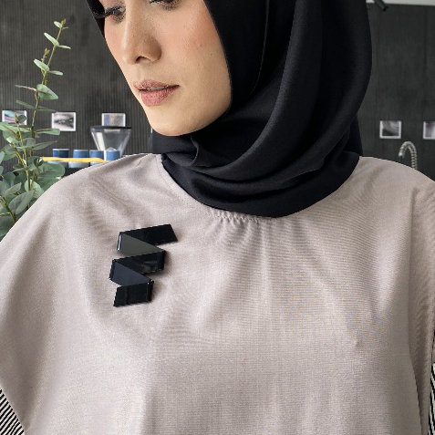 NAZMI Tortuous Brooch - Bros Hijab Unik Acrylic