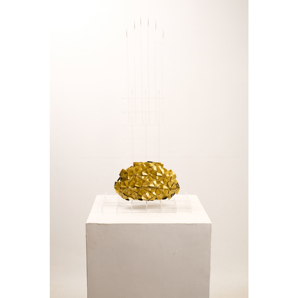 Byo Shell Clutch in Gold