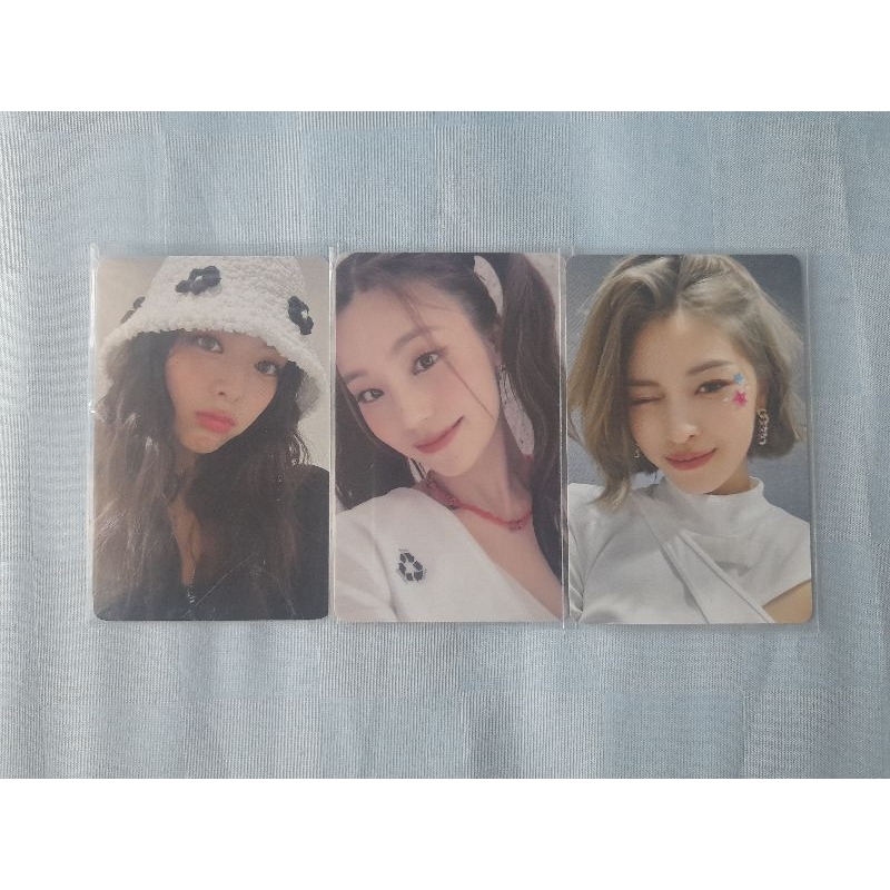 itzy chesire photocard pc ryujin yuna yeji pob benefit withmuu r7 r4 lucky draw ld soundwave sw