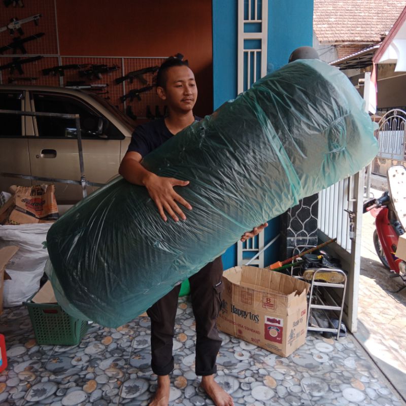 

(1 ROLL) BUBBLE WRAP HITAM (50X1.25M) ALAT UNTUK PACKING PENGIRIMAN AMAN (2KG)