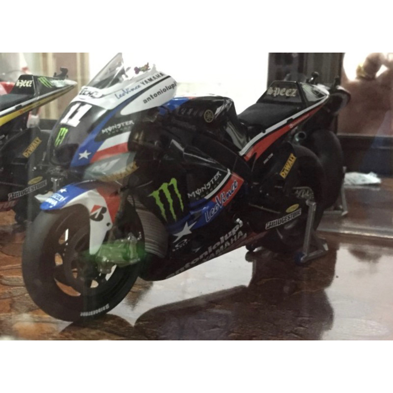 minichamps motogp ben spies 2011