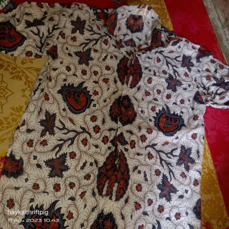 kemeja batik buat bapak2.. tolong sertakan chat dlu sebelum lakukan transaksi pembelian