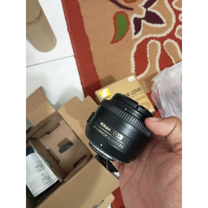 Lensa Nikkor 35 mm