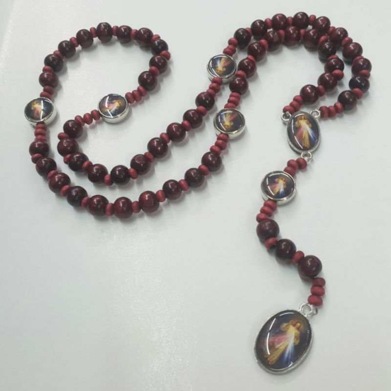 Rosario kayu merah Yesus Koronka