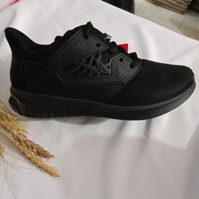 Sepatu pro att full hitam MA 900