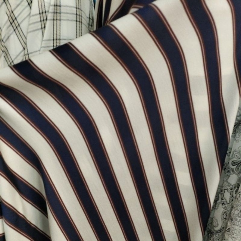 kain ceruty zara motif salur dzc - bahan kain diamond crep motif salur hitam putih - bahan terkini