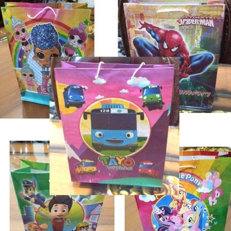 

Paperbag Ulang Tahun karakter Tanggung Motif Campur 1 pack isi 10 pcs [20x26] 1 pak /isi 10 pcs