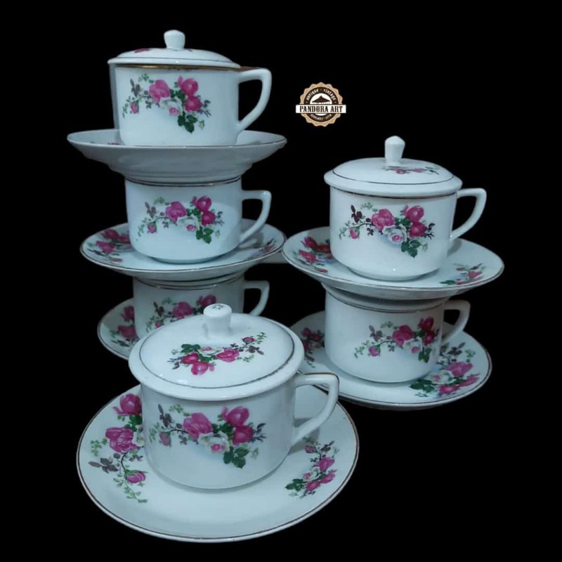 Cangkir kopi lawas five roses