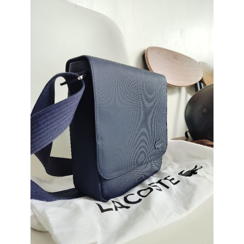 Tas Slingbag Lacoste Original : Men's Classic Petit Piqué Flap Bag Original Resmi