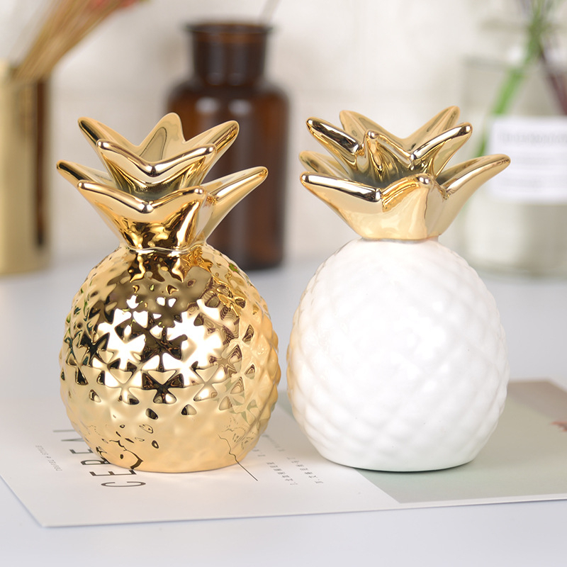 Ornamen Nanas Emas Skandinavia Keramik Nanas Uang Guci Kamar Tidur Dekorasi Ruang Tamu dalam Minimalis ModernScandinavian Golden Pineapple Ornament Ceramic Pineapple Money Jar Bedroom Living Room Decoration ins Modern Simplicity