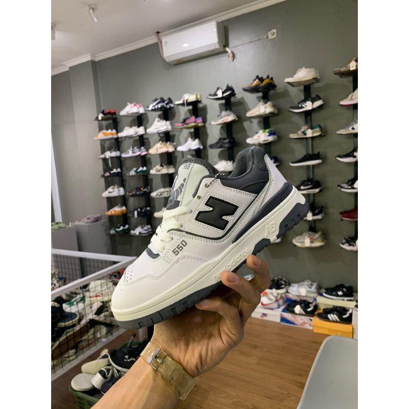 NB 550 Grey White