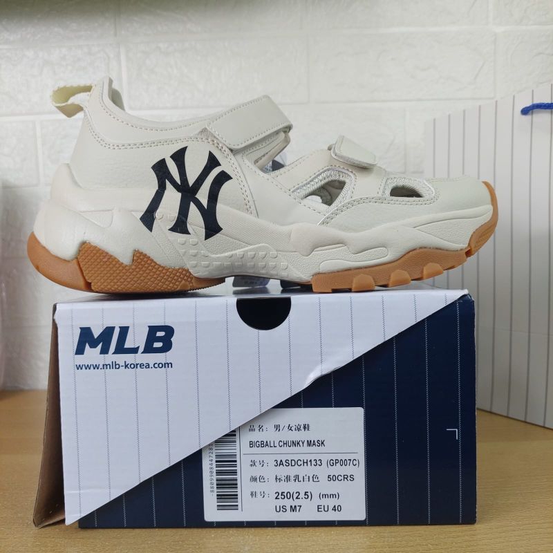 SEPATU MLB NY YANKEES/SEPATU MLB/SEPATU WANITA