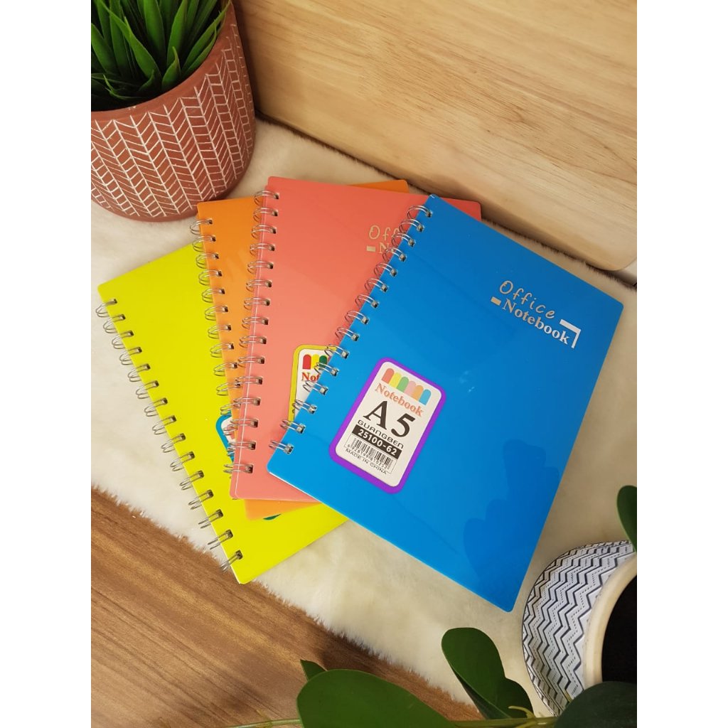 

Notebook Guangben A5 25100-62 warna : biru/kuning/orange/koral terang