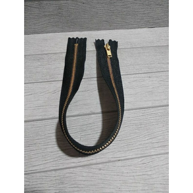 Resleting Besi YKK MGC 36 Hitam Panjang 12 Inch / 30 cm