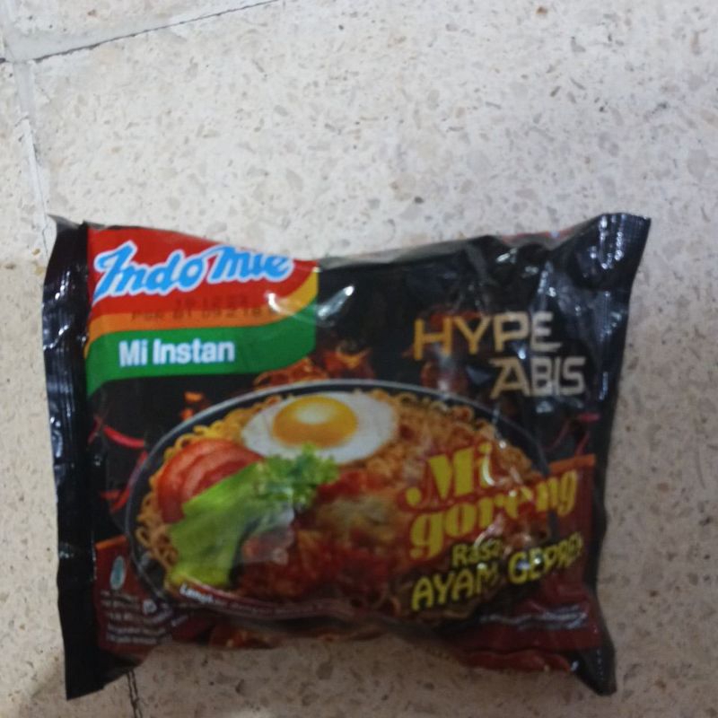 

indomie goreng Ayam Geprek