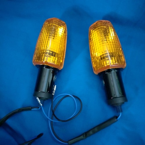 Lampu Sen Depan Honda TIGER NEW KUNING Lampu Sein Depan honda TIGER NEW KUNING - MF VARIASI MOTOR
