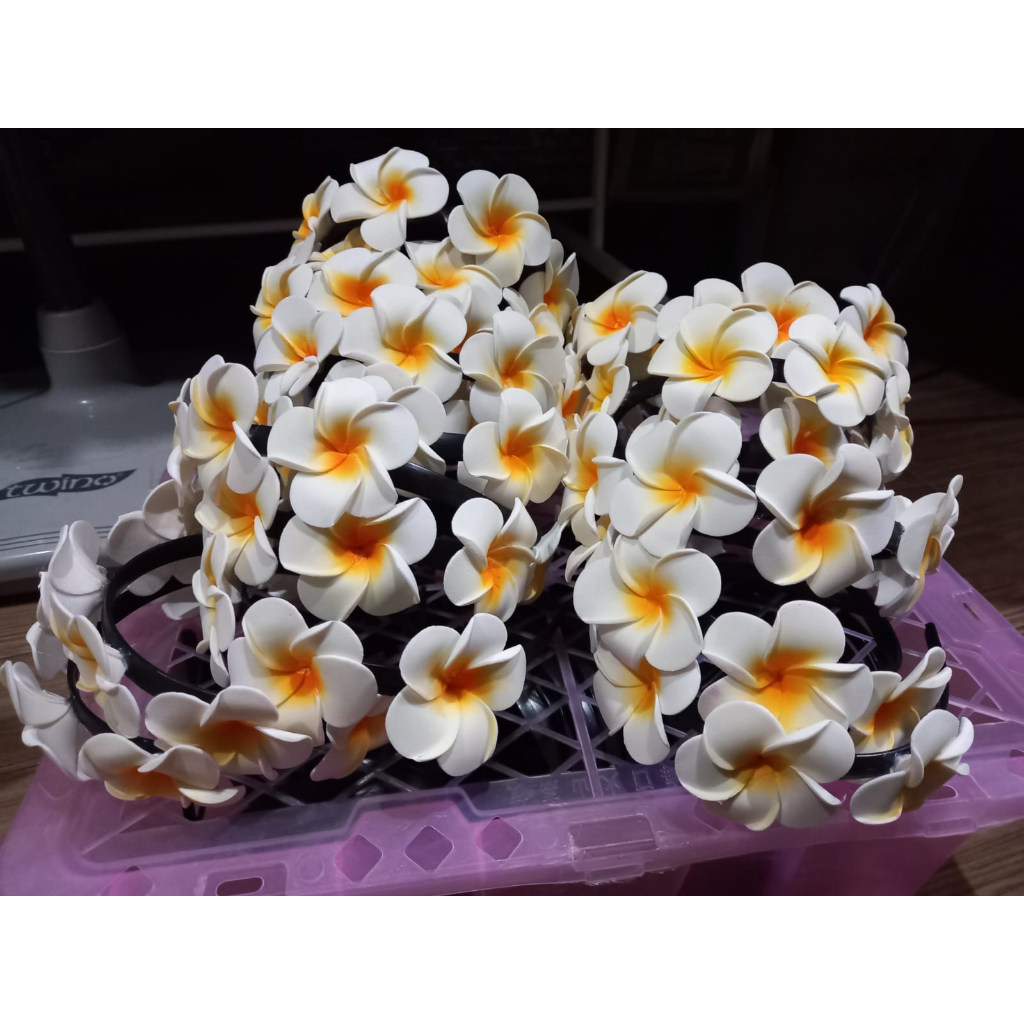 Bando Kamboja Putih