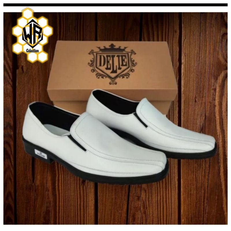 Sepatu pantofel pria putih kulit/sepatu kerja pria putih