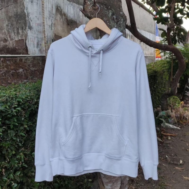 Hodie Uniqlo Putih sz L
