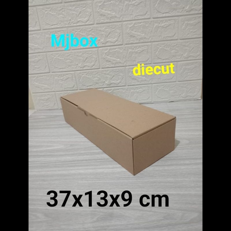 

kardus karton uk 37x13x9 cm... die cut, kotak souvernir dll, model pizza kualitas premium