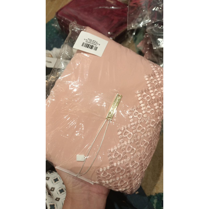 Mukena Anak Buttonscarves Monogram Lace Prayer Robe Kids Buttonscarves AS IS