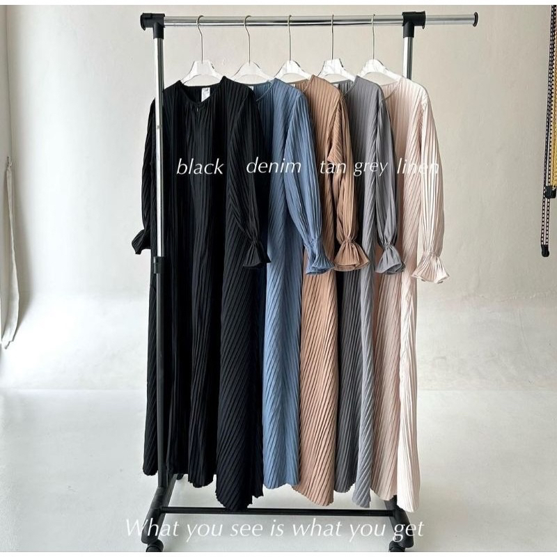 Preloved Aqsamodestwear Glam Abaya Black