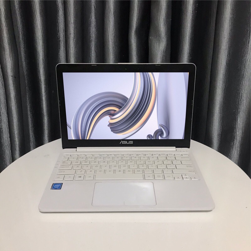Notebook Asus E203 White Second