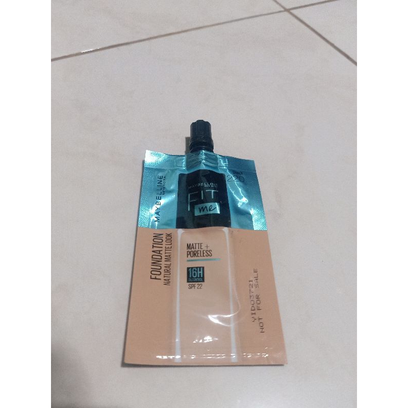 MAYBELLINE FIT ME FOUNDATION SHADE 220