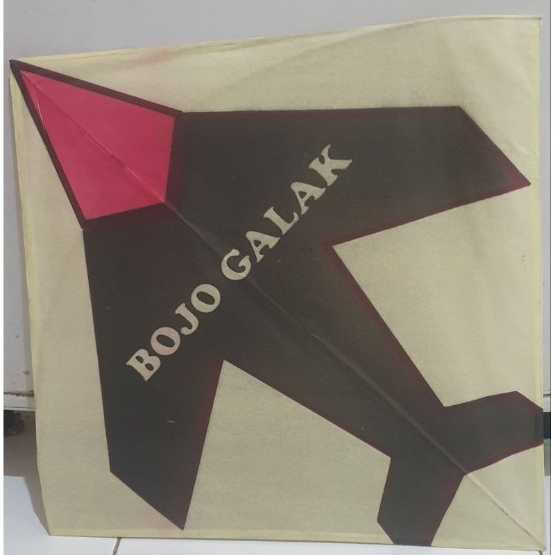 Layangan Sukoi Kertas Tisu Lilitan