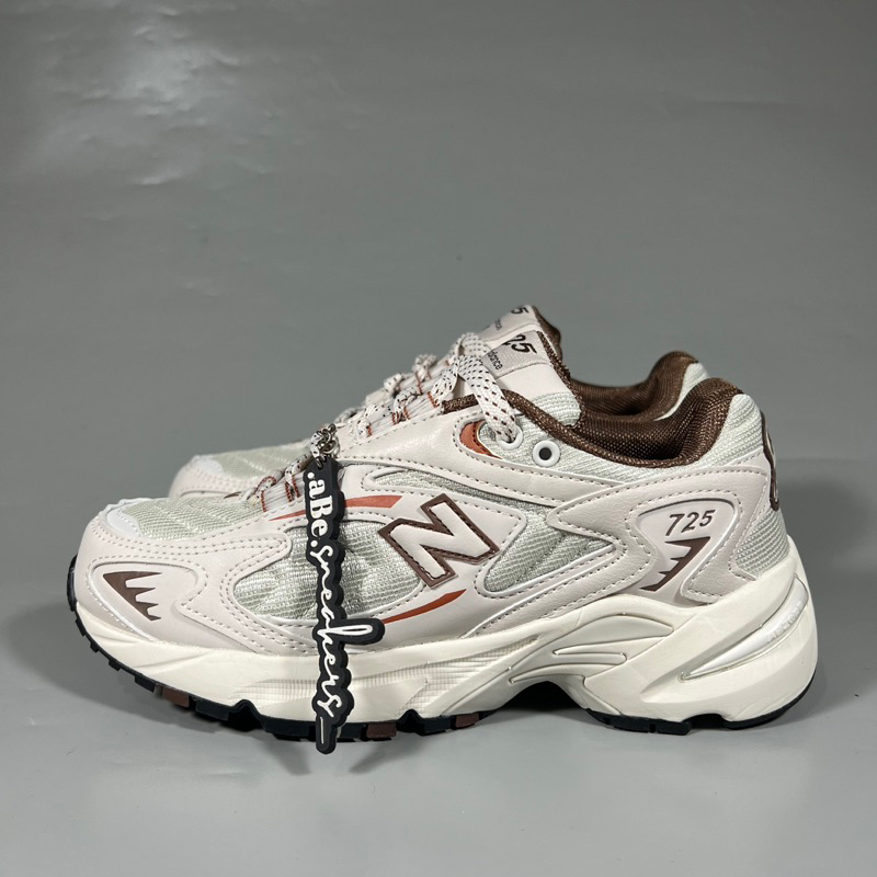 New Balance 725 Cookie Trainers In Oatmeal