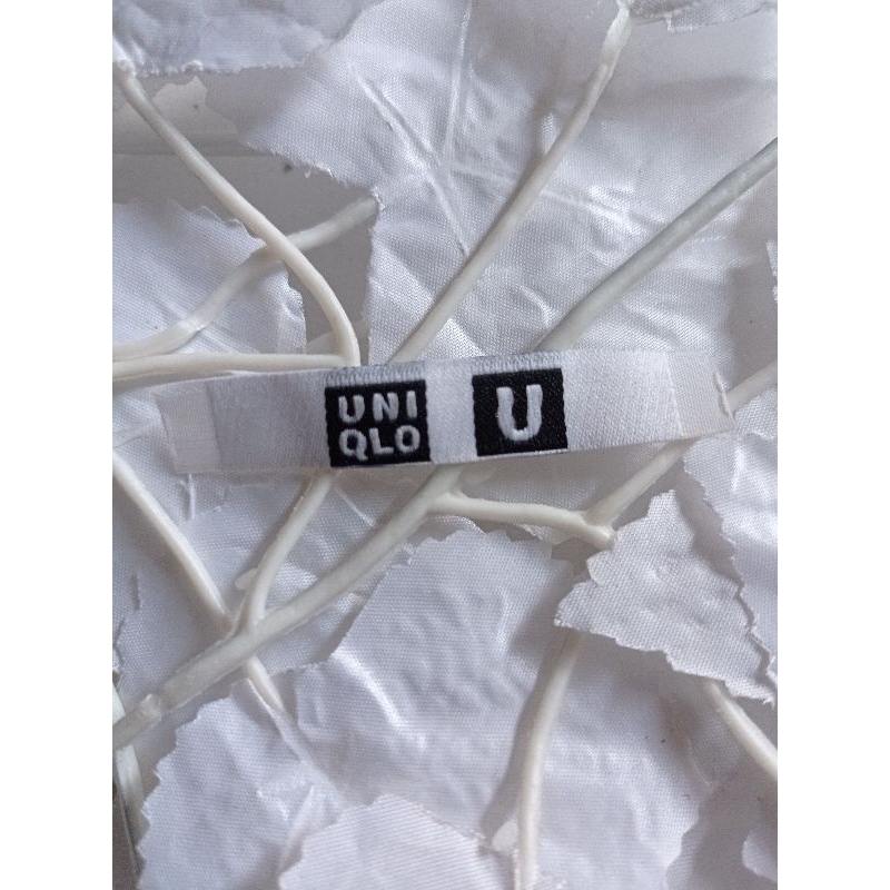 UNIQLO WOVEN RAJUT SUPER PEREMIUM