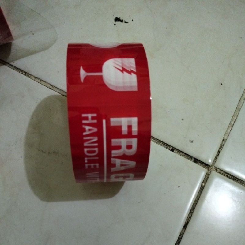 

LAKBAN FRAGILE WARNA MERAH JANGAN DI BANTING !MERK SEVEN STAR