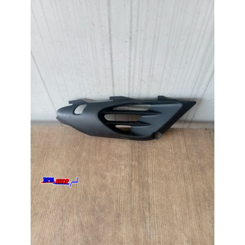 cover sirip tengah kanan Satria hiu bekas original