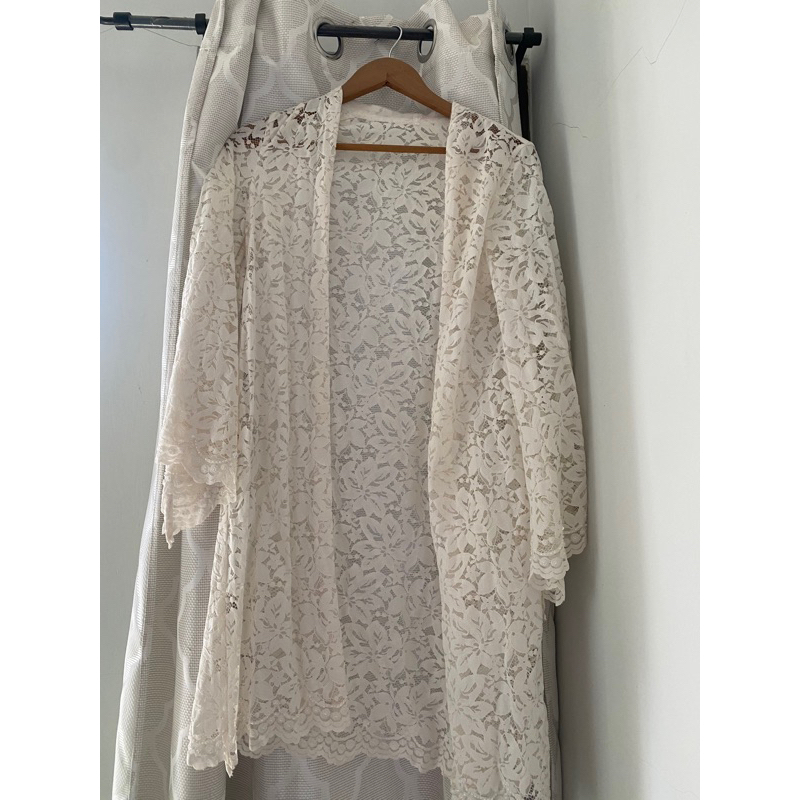 PRELOVED WEDDING ROBE. WEDDING KIMONO PUTIH