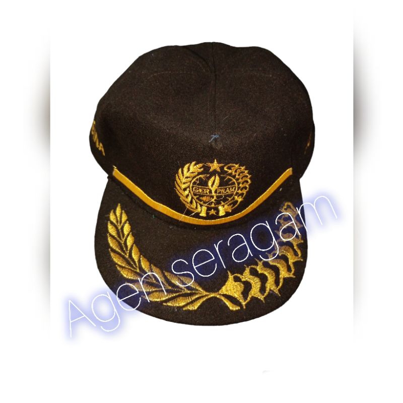 topi pembina pramuka laki-laki