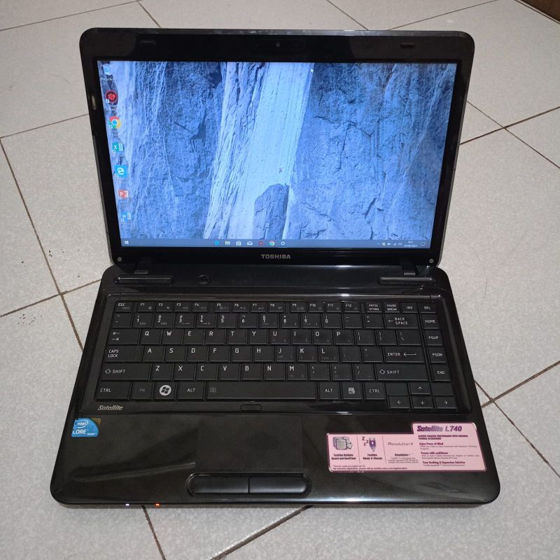 Dijual Laptop Merek Toshiba Satelite L740, Windows 10  Core i3 Ram 4GB- HDD 320GB