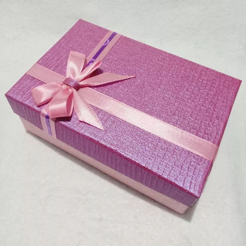 

Kotak Kado/ Box Kado /Kotak Hadiah /Box Gift /Hard Box Size 25 x 20 x 7cm