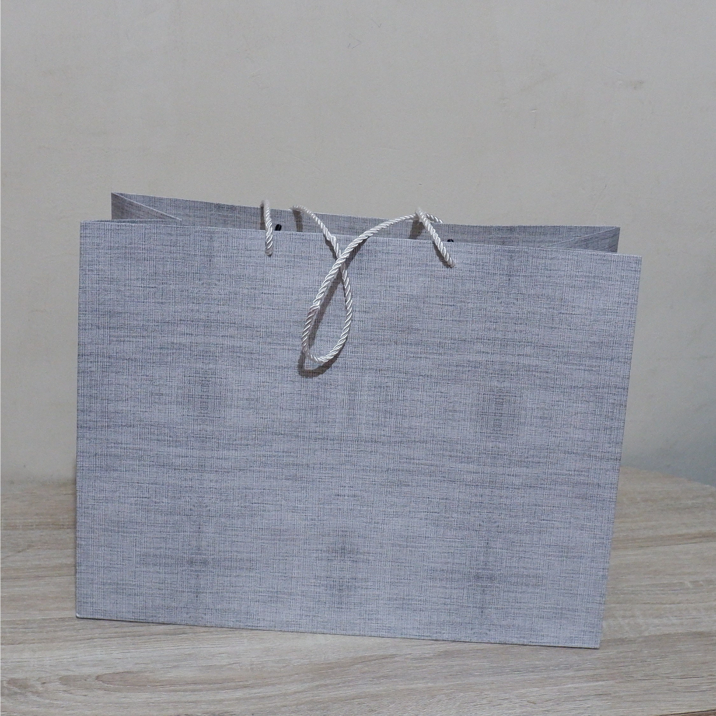 

Paperbag Kado Hampers Acara Ulang Tahun / Souvenir Pernikahan