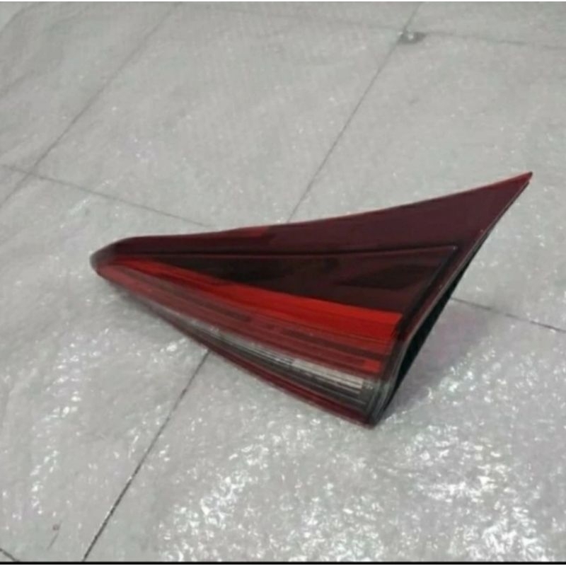 lampu bagasi / lampu reflektor Yaris 2018 2019 2020 2021 original