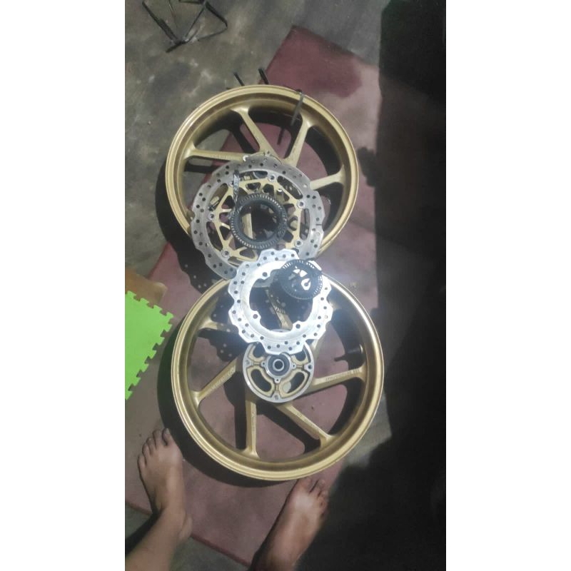 velg resing CBR 250 rr warna  gold plus piring cakram depan belakang