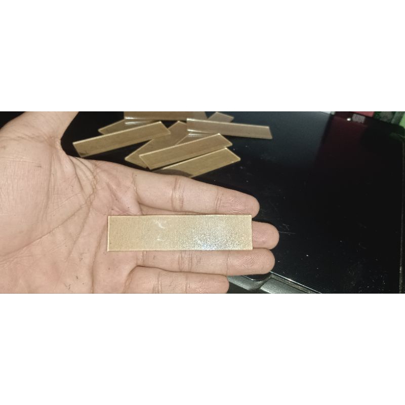 

Name tag bahan papan nama dada akrilik Bening