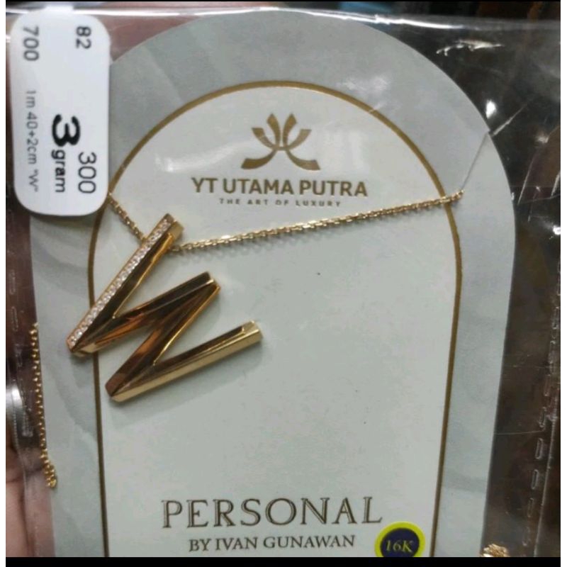 kalung Huruf W, emas 375/8K, berat 3,08 Gram